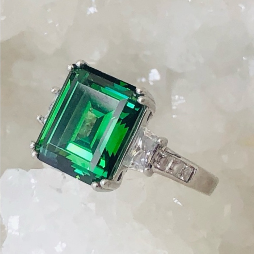 Emerald Green Silver Ring